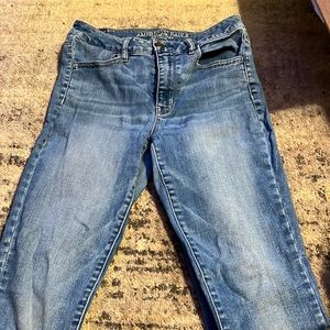American Eagle light wash hi rise jegging. Size 8 short